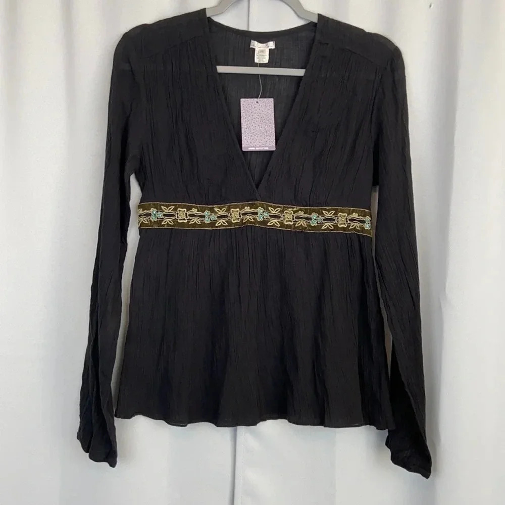 Urban Outfitters Black V-Neck Babydoll Long Sleeve Top Size M